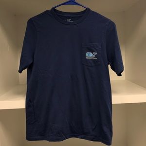 Vineyard Vines shot sleeved pocket tee